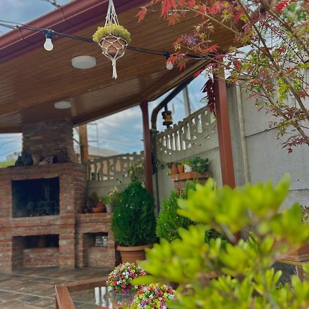 Gold Guest House Kʼutʼaisi Exterior foto