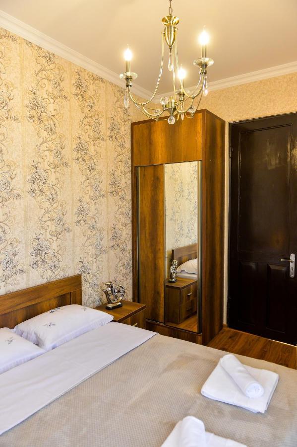 Gold Guest House Kʼutʼaisi Exterior foto