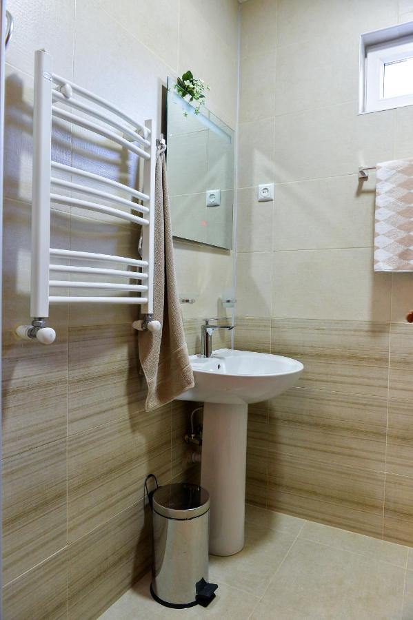 Gold Guest House Kʼutʼaisi Exterior foto