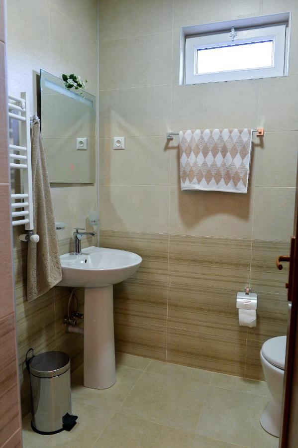 Gold Guest House Kʼutʼaisi Exterior foto