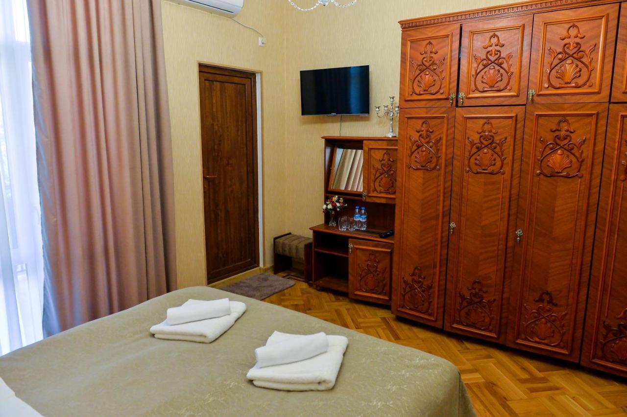 Gold Guest House Kʼutʼaisi Exterior foto