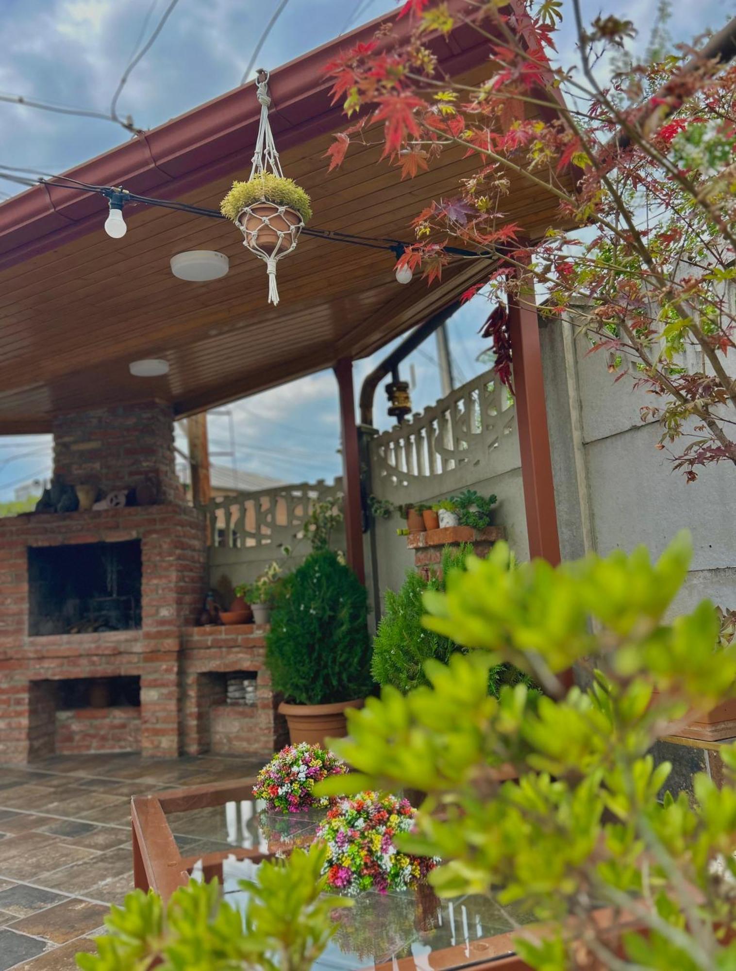 Gold Guest House Kʼutʼaisi Exterior foto